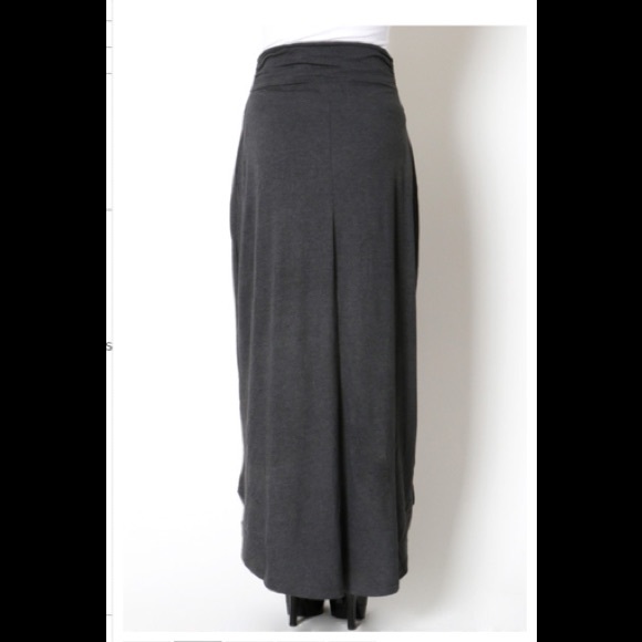 BLACK New Med Hi-Low Skirt - Picture 4 of 4